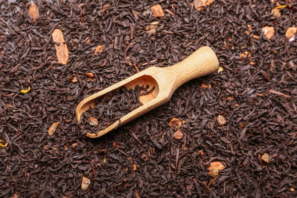 Dry Black Tea Leaves Scoop Background — Stock Photo, Image