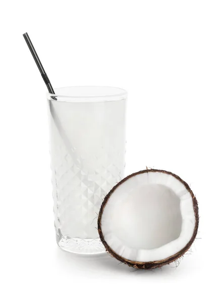 Szklanka Świeżej Wody Kokosowej Białym Tle — Zdjęcie stockowe