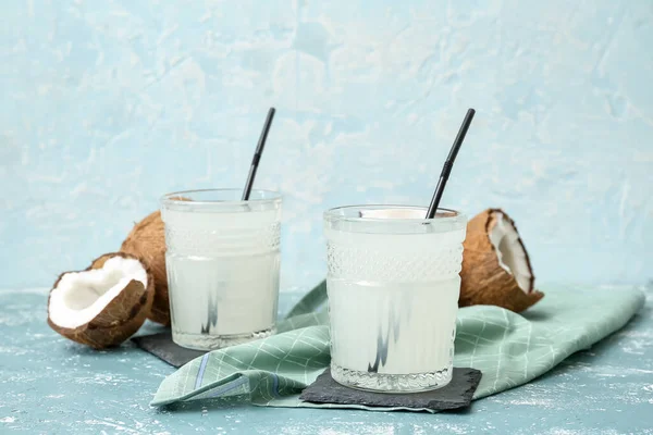 Glasses Fresh Coconut Water Table — Stock Photo, Image