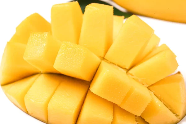 Söt Mogen Mango Vit Bakgrund Närbild — Stockfoto