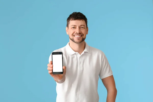 Mann Mit Handy Auf Farbigem Hintergrund — Stockfoto