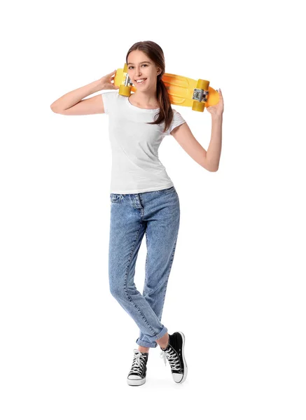 Bella Giovane Donna Con Skateboard Sfondo Bianco — Foto Stock