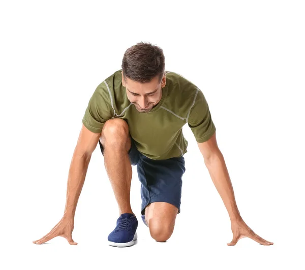 Sportig Ung Man Står Crouch Start Position Isolerad Vit Bakgrund — Stockfoto