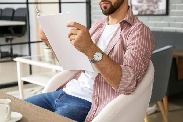 Young Man Reading Magazine Home — Stock Photo, Image