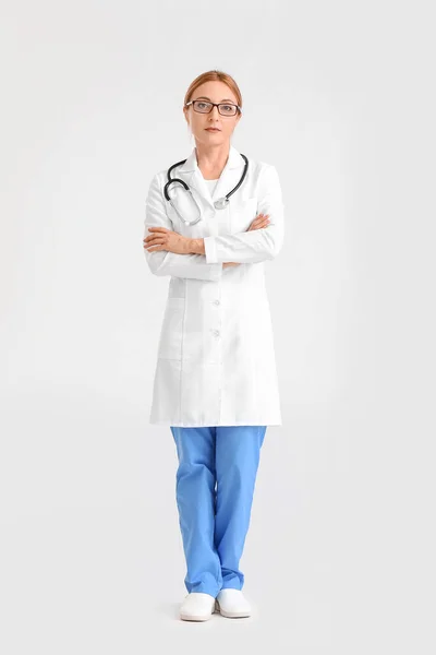 Portrait Female Doctor Light Background — Stok Foto