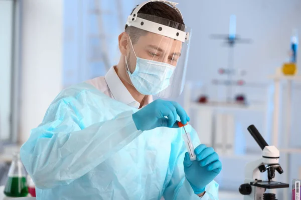 Scientist Developing Covid Vaccine Laboratory — Stock Photo, Image