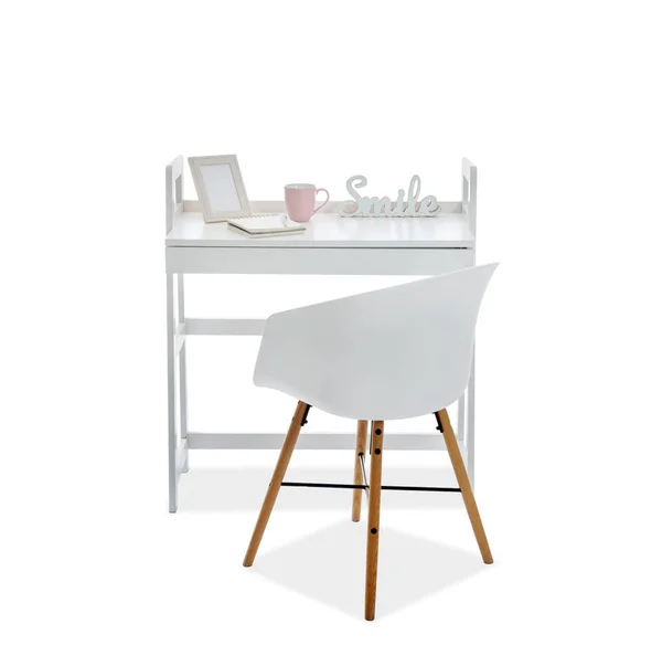 白色背景的老式餐桌和椅子 — 图库照片