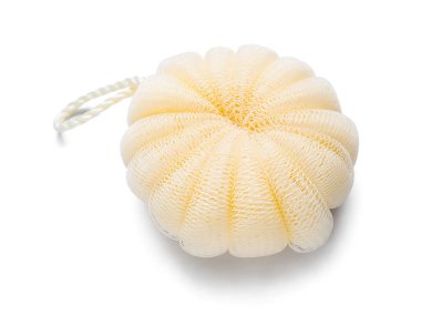 Banyo süngeri beyaz arkaplanda izole edildi