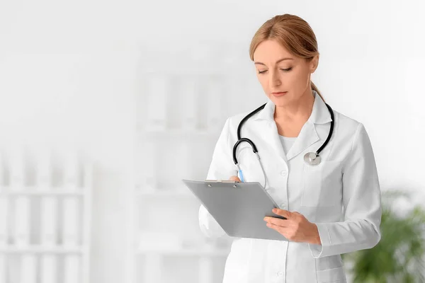 Portrait Female Doctor Clinic — Stock Photo, Image