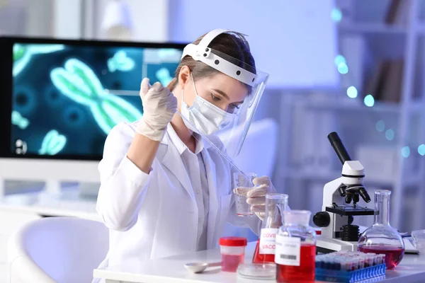 Scientist Developing Covid Vaccine Laboratory — Stock Photo, Image