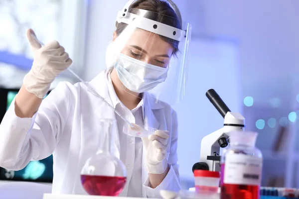 Scientist Working Sample Laboratory — Stock Photo, Image