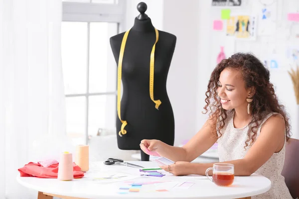 Female Fashion Designer Working Studio — Stock Photo, Image