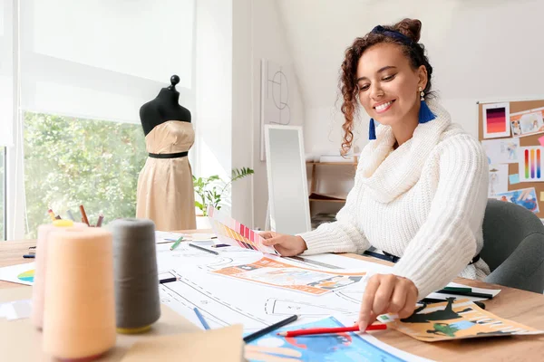 Female Fashion Designer Working Studio — Stock Photo, Image