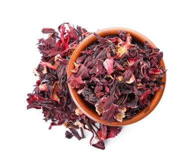 Beyaz arkaplanda kuru amber çayı ile kase