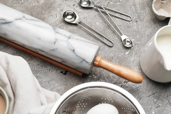 Ingredients Dough Rolling Pin Gray Background — Stock Photo, Image