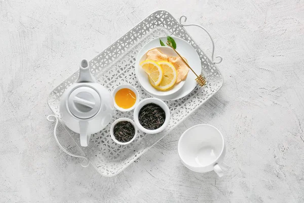 Bule Tigelas Com Chá Preto Seco Limão Mel Fundo Claro — Fotografia de Stock