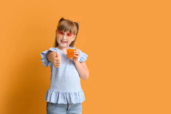 Cute Little Girl Stylish Sunglasses Glass Juice Showing Thumb Gesture — Stock Photo, Image