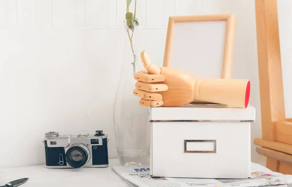 Wooden Hand Box Photo Camera Table Room — Stock Photo, Image