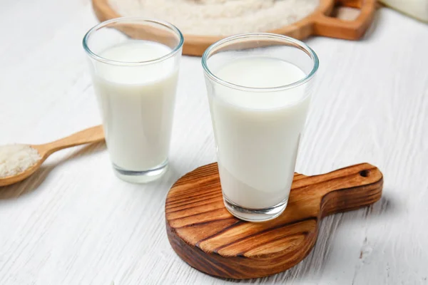 Verres Lait Riz Sur Table — Photo