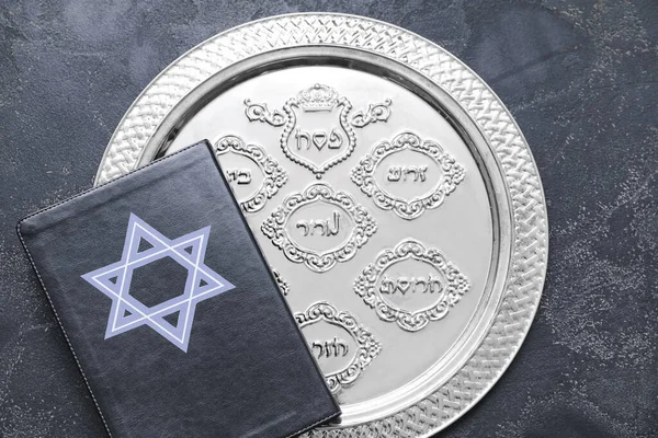 Passover Seder Plate Torah Dark Background — Stock Photo, Image