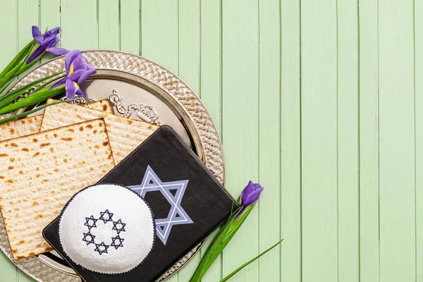 Passover Seder Plate Jewish Cap Matzo Torah Color Wooden Background — Stock Photo, Image