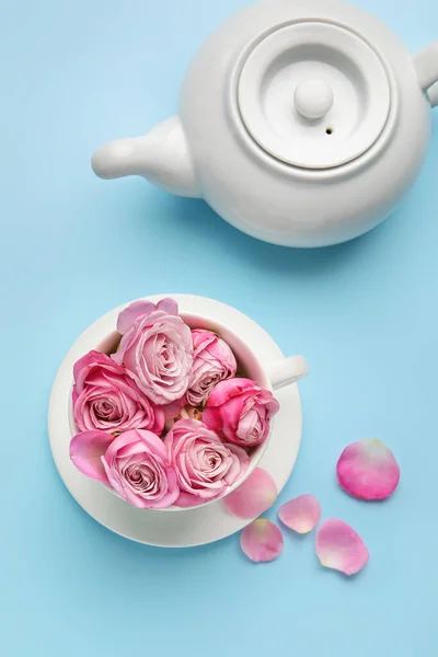 Cup Beautiful Pink Roses Teapot Color Background — Stock Photo, Image