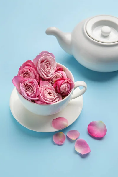 Cup Beautiful Pink Roses Teapot Color Background — Stock Photo, Image