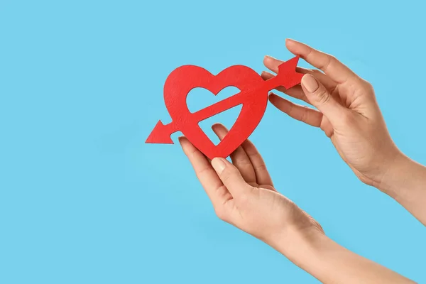 Hands Holding Red Heart Arrow Color Background — Stock Photo, Image