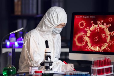 Bilimadamı laboratuvarda covid-19 aşısı geliştiriyor