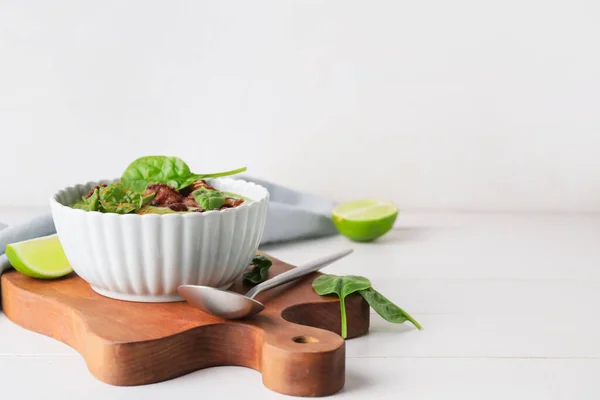 Bowl Tasty Spinach Soup Light Background — Stock Photo, Image