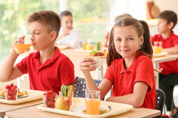 Pupils Having Healthy Lunch Classroom — Stock Photo, Image