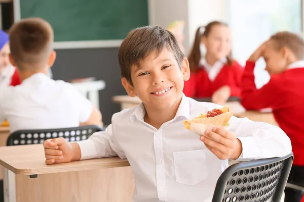 Colegial Con Sándwich Clase —  Fotos de Stock