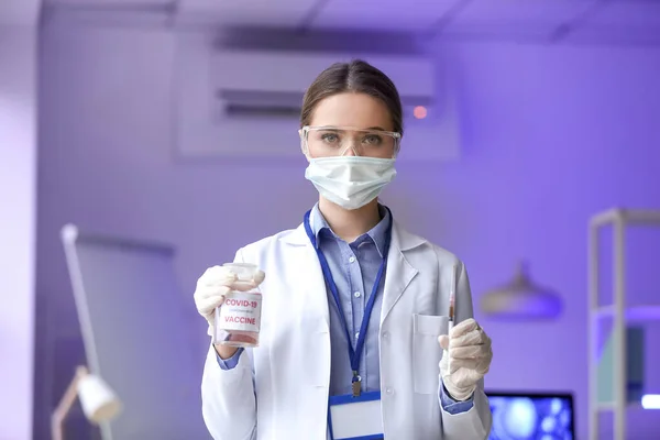 Scientist Covid Vaccine Laboratory — Stock Photo, Image