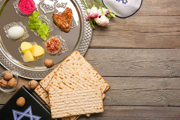 Páscoa Seder Prato Com Comida Tradicional Mesa — Fotografia de Stock