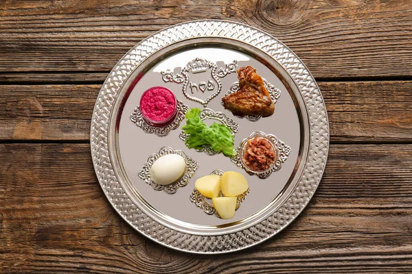 전통적 음식을 식탁에 유월절 — 스톡 사진