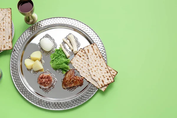 Passover Seder Deska Tradičním Jídlem Barevném Pozadí — Stock fotografie