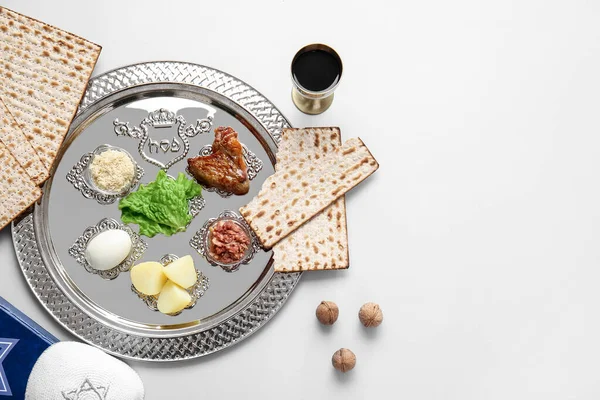 Passover Seder Plate Traditional Food Light Background — Stock Photo, Image
