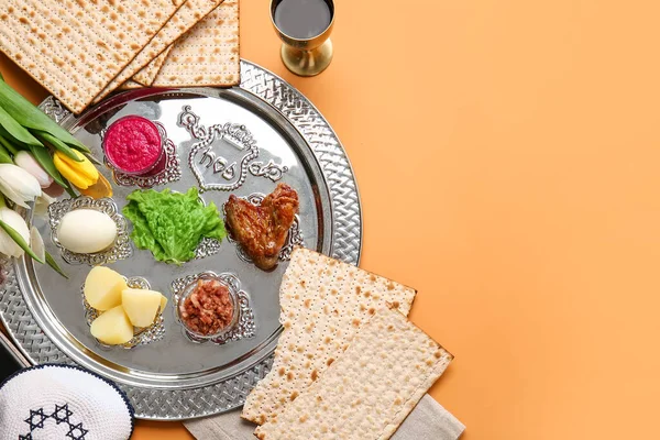 Påsk Seder Platta Med Traditionell Mat Färg Bakgrund — Stockfoto