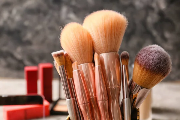 Makyaj fırçaları, yakın çekim.