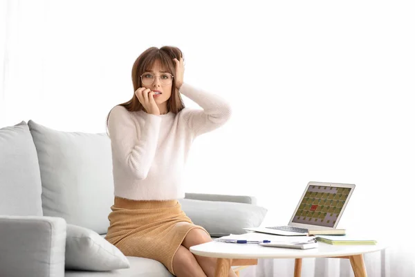 Stressed Young Woman Trying Meet Deadline Home — Stock Photo, Image