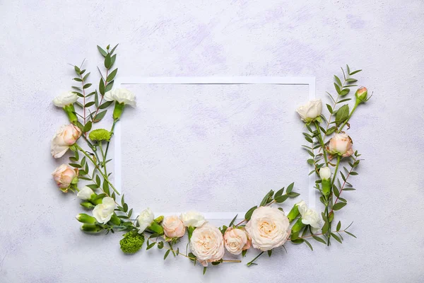 Frame Met Mooie Bloemen Lichte Achtergrond — Stockfoto