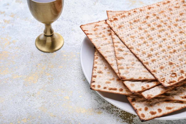 Plate Jewish Flatbread Matza Passover Cup Wine Light Background — Stock Photo, Image