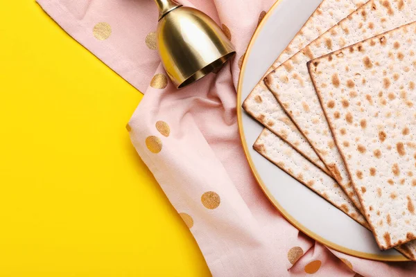 Platta Med Judiska Tunnbröd Matza För Påsk Och Kopp Färg — Stockfoto