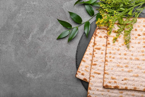 Jewish Flatbread Matza Passover Grey Background — Stock Photo, Image