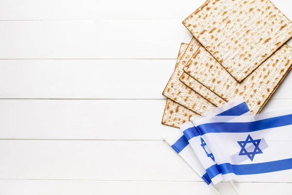 Jewish Flatbread Matza Passover Flags Israel White Wooden Background — Stock Photo, Image
