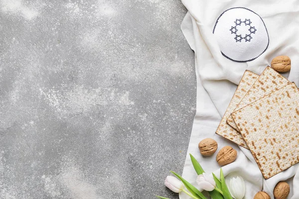 Composition Jewish Flatbread Matza Passover Grey Background — Stock Photo, Image