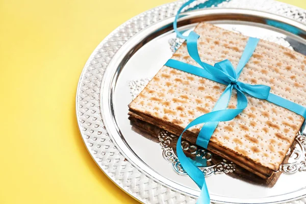 Pascha Seder Bord Met Joods Plat Brood Matza Kleur Achtergrond — Stockfoto