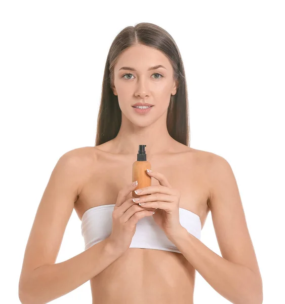 Hermosa Mujer Joven Con Producto Cosmético Sobre Fondo Blanco — Foto de Stock