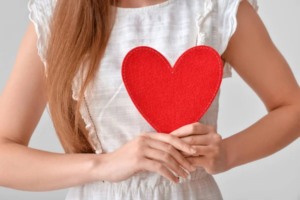 Young Woman Red Heart Grey Background Closeup — Stock Photo, Image