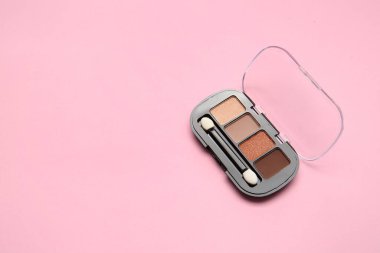 Renk arkaplanındaki güzel göz falı paleti